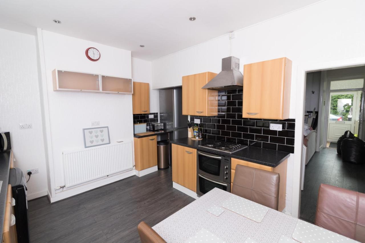 Entire House - 2 Bedroom - 3 Bed - Free Wifi - Tv Clayton-le-Moors Екстер'єр фото