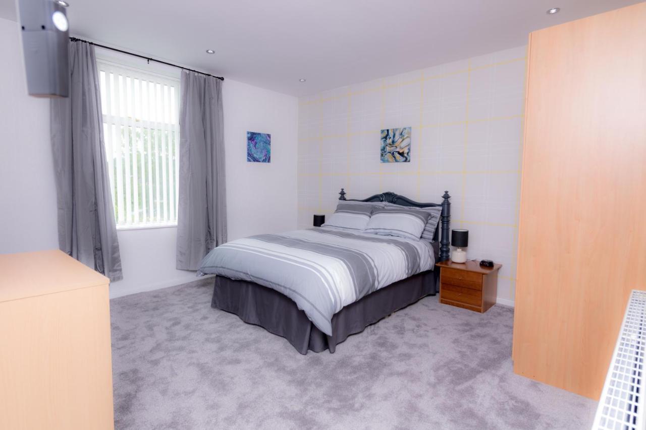 Entire House - 2 Bedroom - 3 Bed - Free Wifi - Tv Clayton-le-Moors Екстер'єр фото
